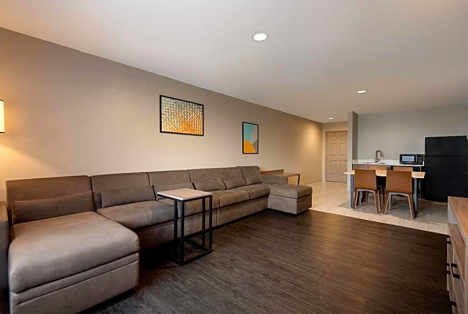 La Quinta Inn & Suites by Wyndham Montgomery