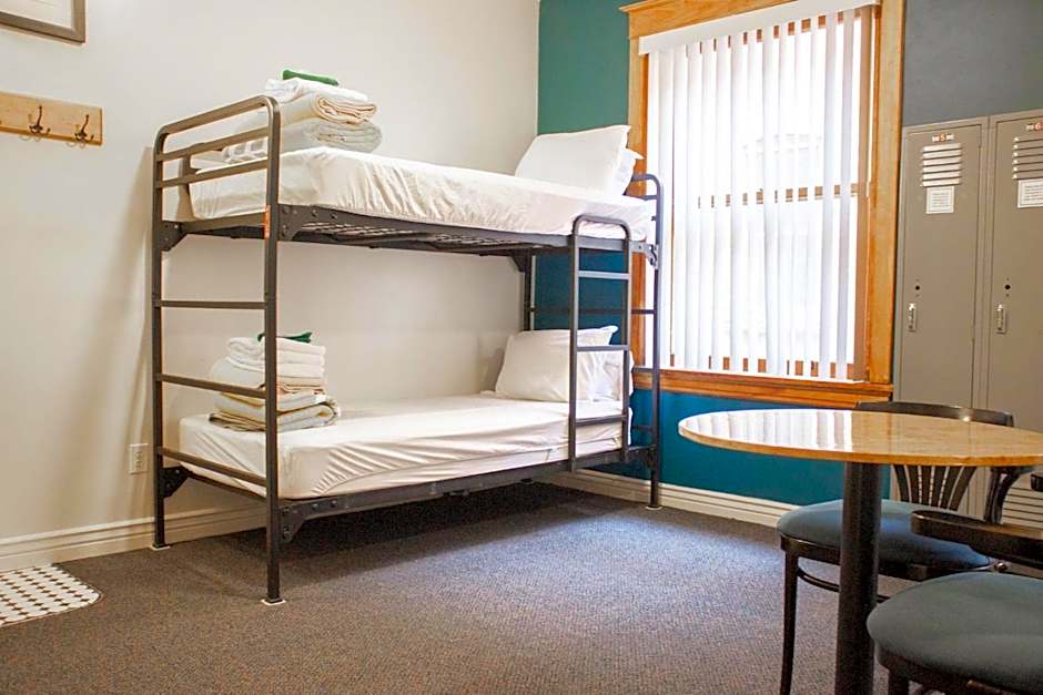 11th Avenue Hostel