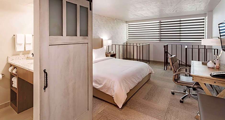 Photo 1 of 8 of 1 King Bed Suite