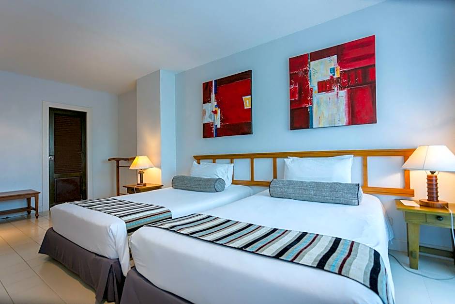 Waterfront Suites Phuket By Centara