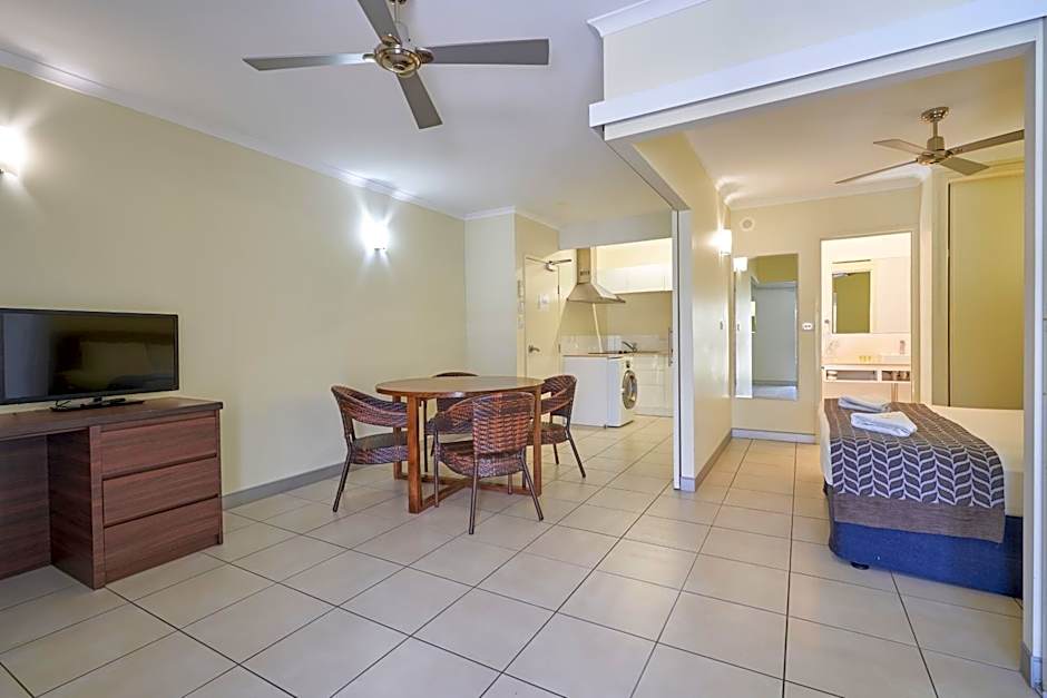 Cairns Queenslander Hotel & Apartments
