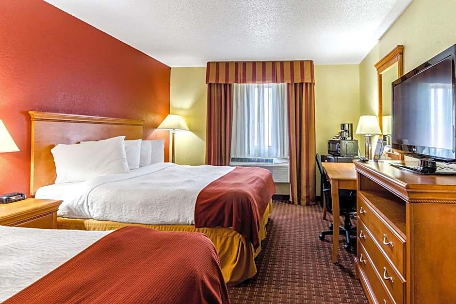 Rodeway Inn & Suites Jacksonville near Camp Lejeune