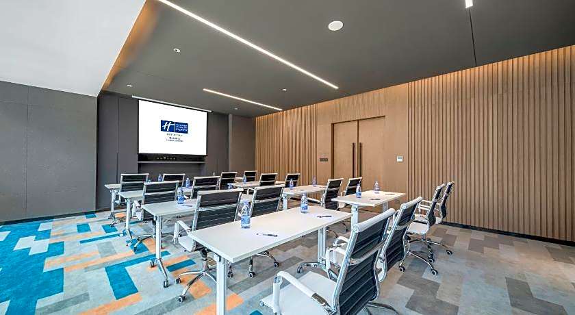 Holiday Inn Express Zhuhai Gongbei By IHG