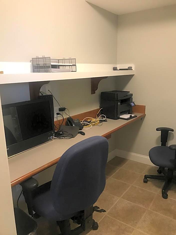 Crescent Suites Hotel