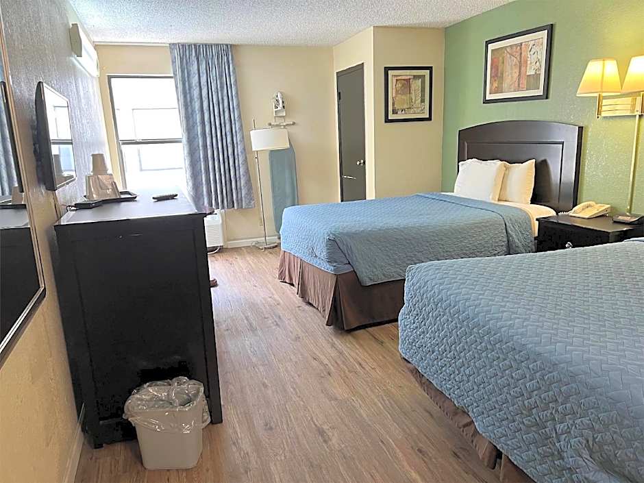 Days Inn by Wyndham Southern Hills/ORU