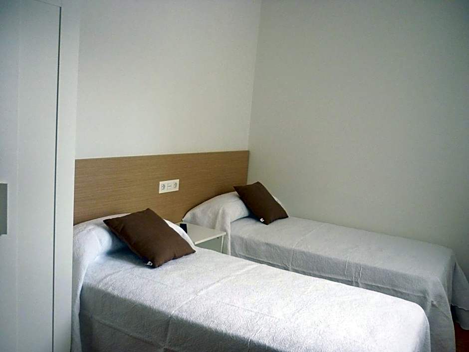 Pensión-Albergue Puente Ribeira