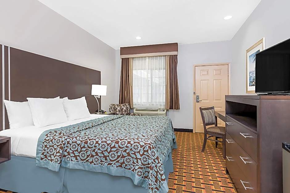 Days Inn & Suites by Wyndham Madisonville