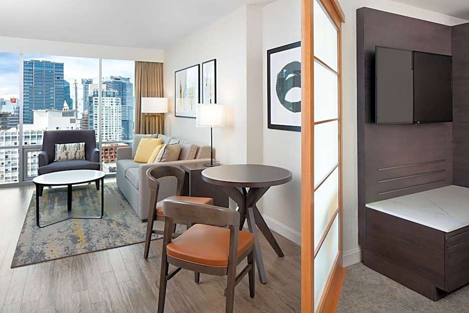 Delta Hotels Vancouver Downtown Suites