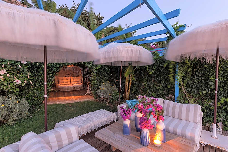 Sabrinas Haus - Adult Only +14