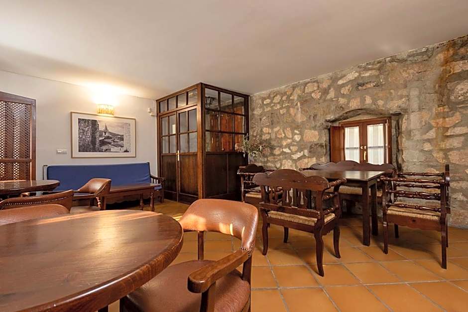 Tugasa Hotel y Apartamentos rurales La Posada