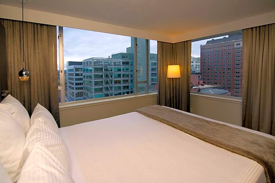 The Benson Portland, Curio Collection by Hilton