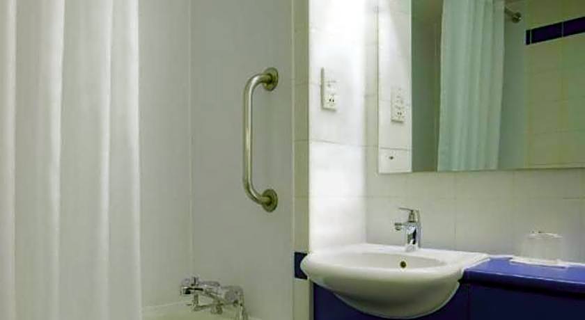 Travelodge Cardiff Central