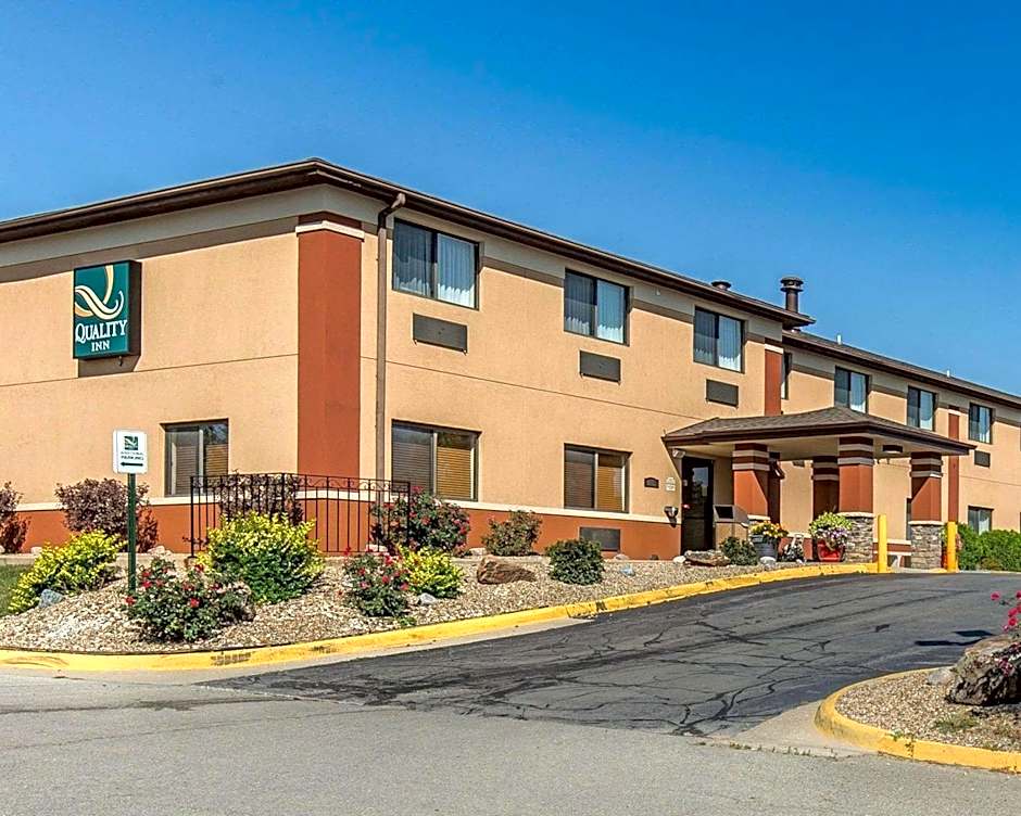 Quality Inn at Collins Road - Cedar Rapids