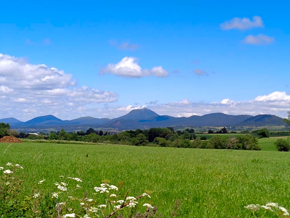 LOGIS LAS CROZAS La Poupe