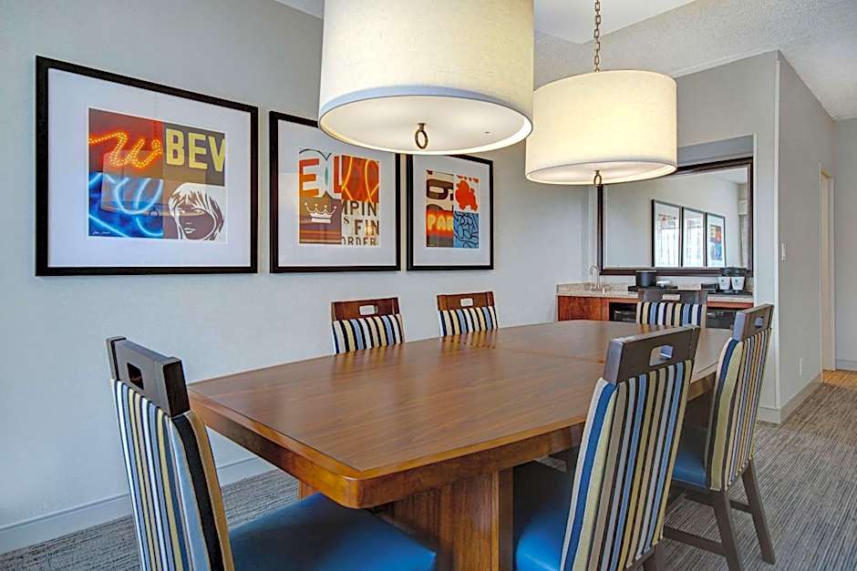Embassy Suites By Hilton Detroit Metro Airport