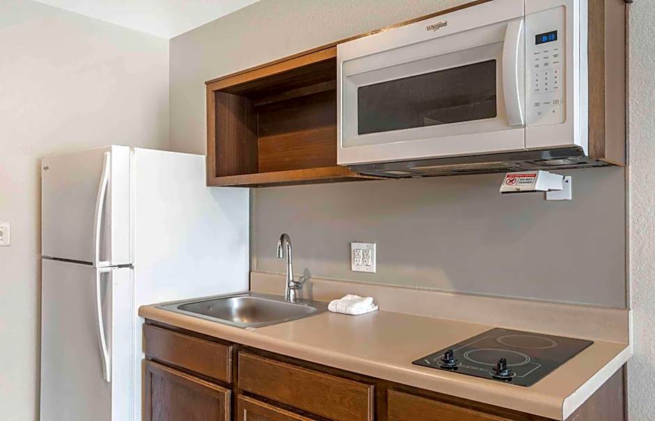 Extended Stay America Select Suites - Charlotte - Northlake