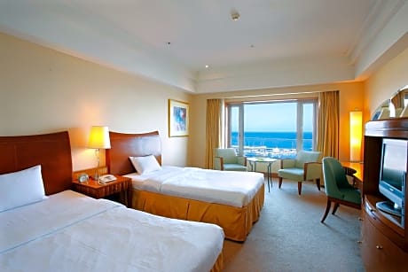 Superior Twin Room with Ocean View - Non-Smoking