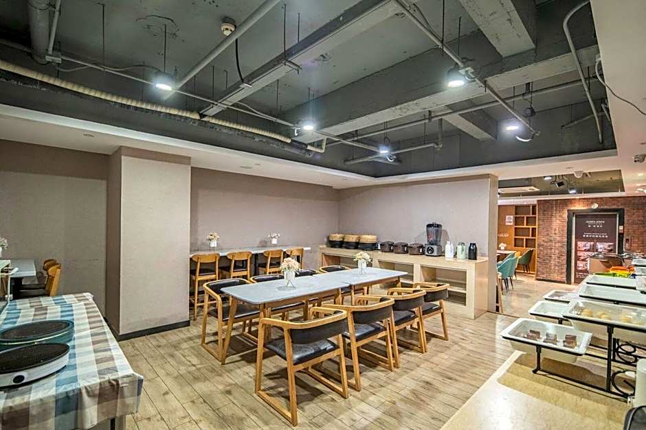 James Joyce Coffetel Shijiazhuang the Mixc Jinyuan Tower Airport Bus
