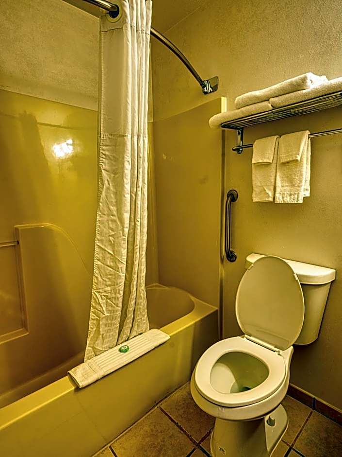 Yellowstone River Inn & Suites