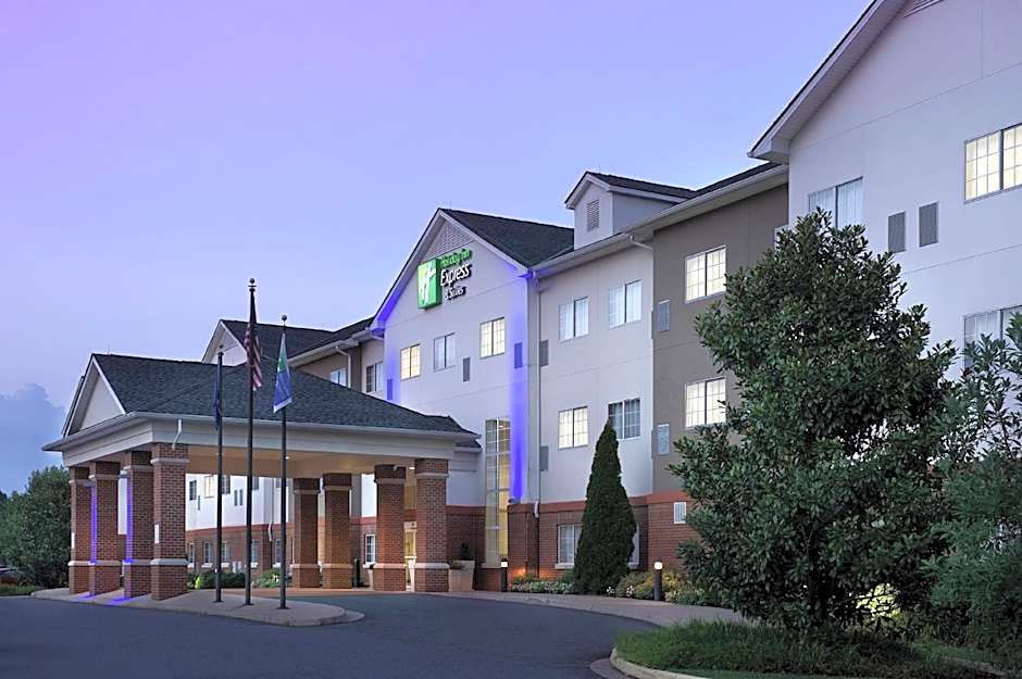 Photo 1 of 40 of Holiday Inn Express & Suites Charlottesville - Ruckersville By IHG