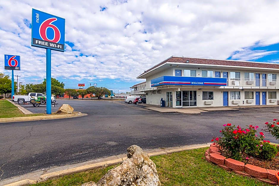Motel 6-Ardmore, OK