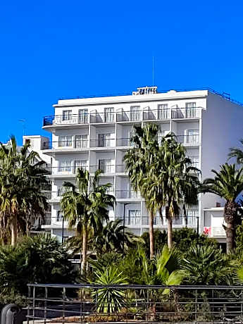 The Red Hotel - Adults Only