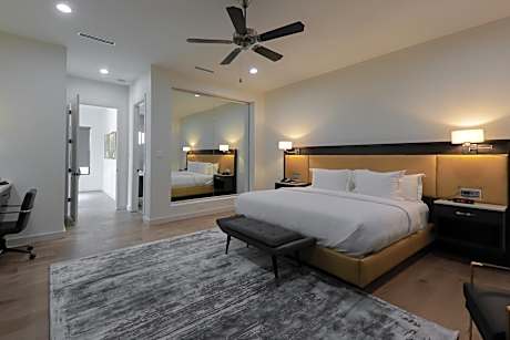 King Room with Spa Bath