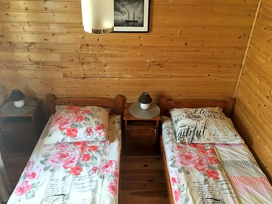 Domki Letniskowe "TROPIK"