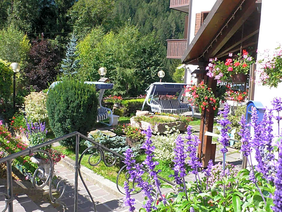 Albergo Miravalle-Tre Cime Views