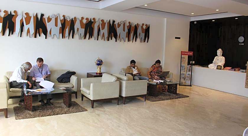 Hotel German Palace, Airport