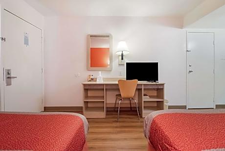 2 Full Beds | Non-Smoking, Micfridge