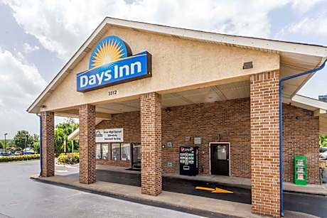 Days Inn By Wyndham Nashville North/Opryland Area