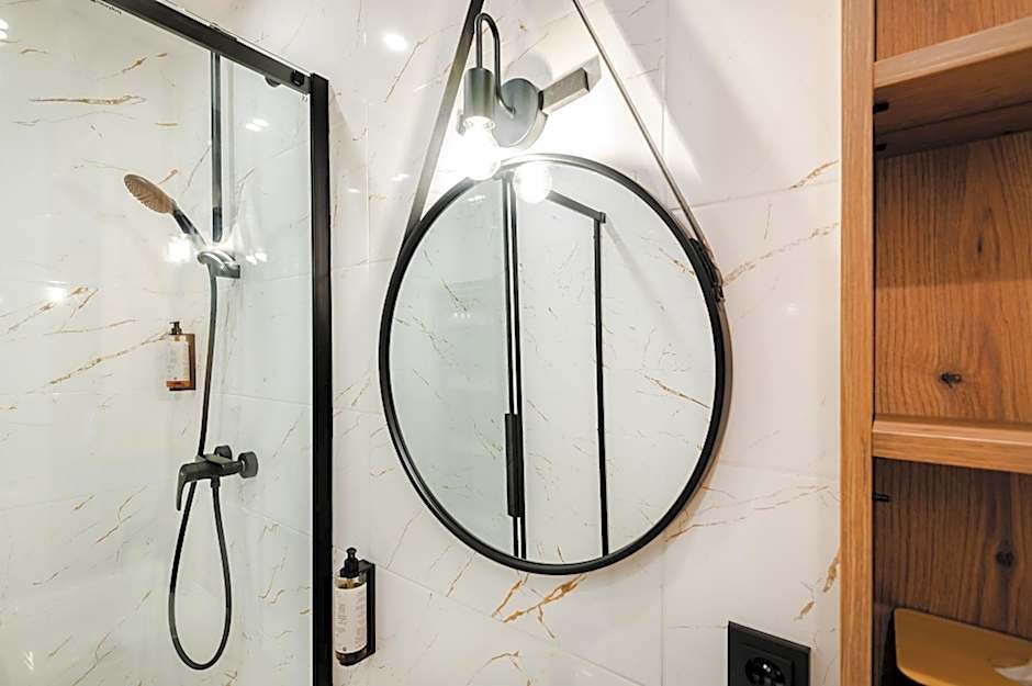 No 28 Rooms & Apartments