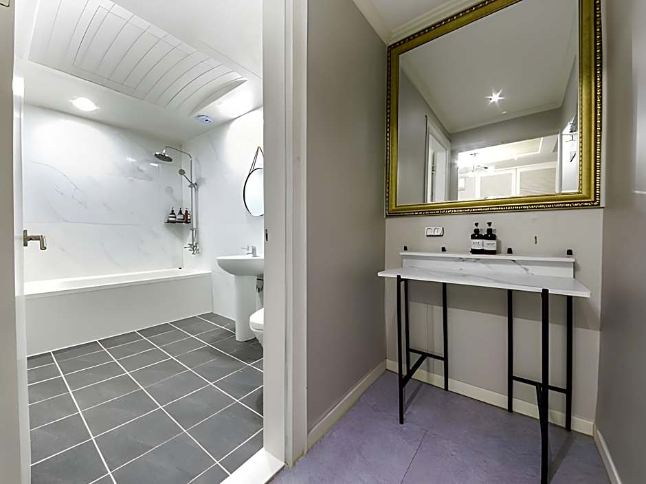 Gwangju Sangmu W Lounge Hotel