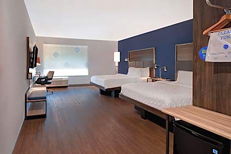 Queen Room with Two Queen Beds - Mobility Access