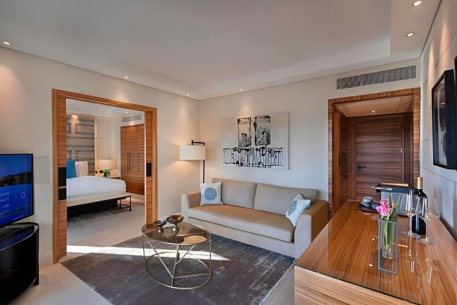 Photo 1 of 4 of Suite, View