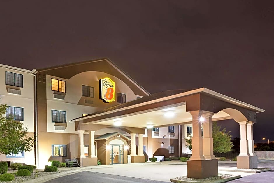 Photo 1 of 14 of Super 8 by Wyndham South Bend