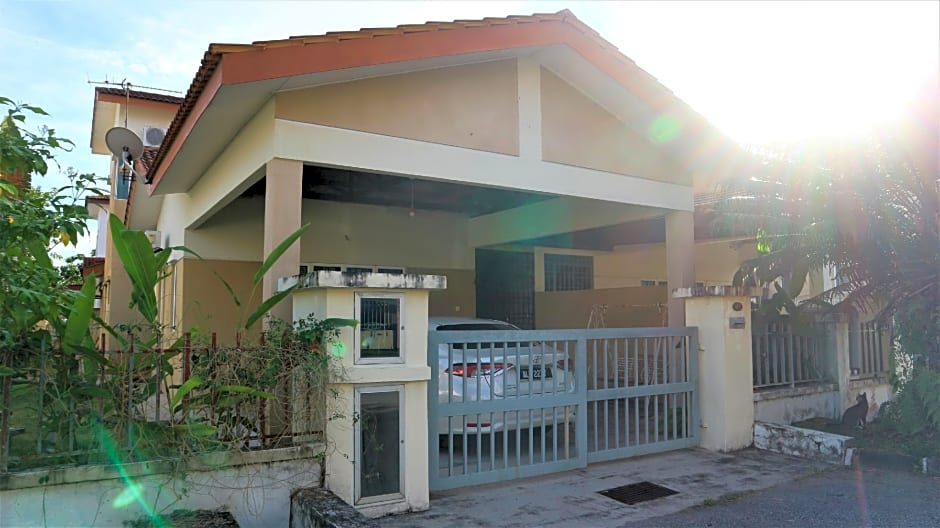 OYO Homes 90300 D'hitech Home