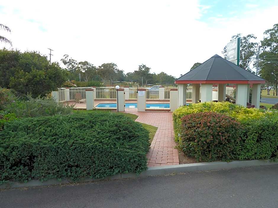 McNevins Warwick Motel