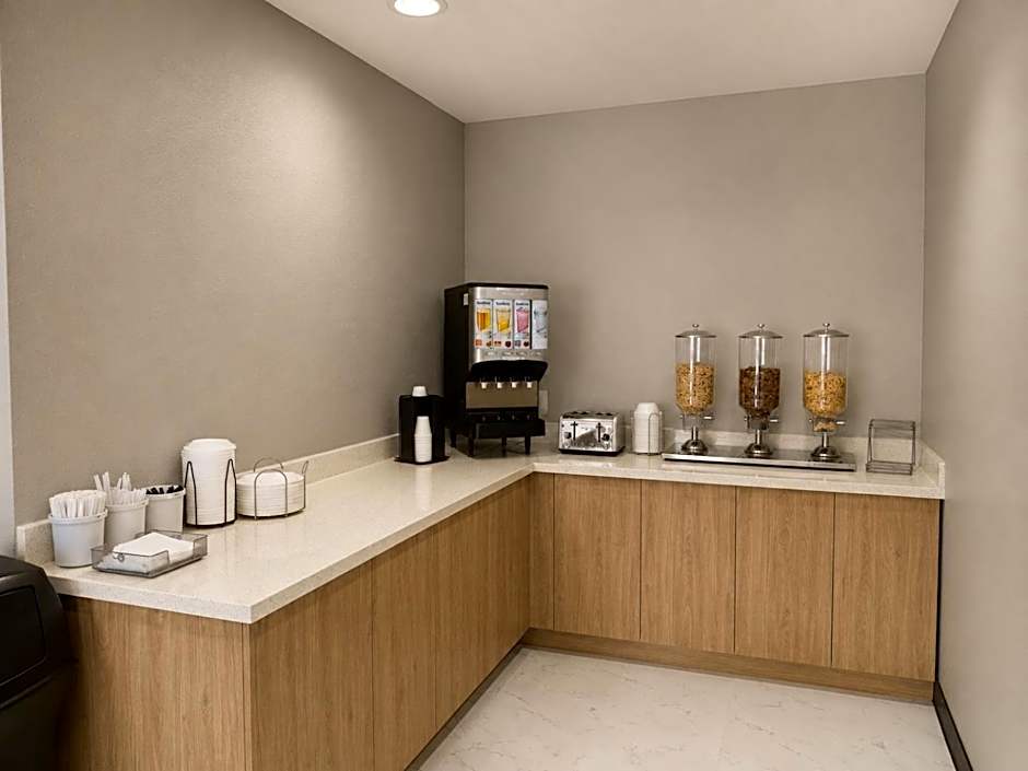 Super 8 by Wyndham Brenham TX