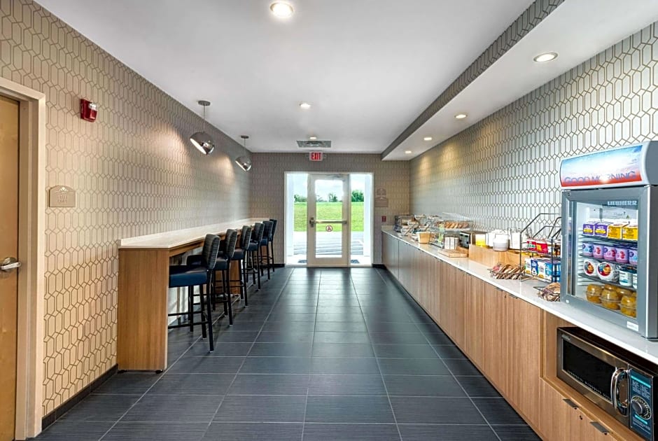 Microtel Inn & Suites by Wyndham Farmington