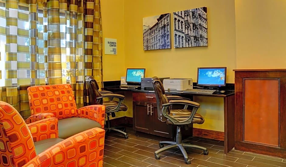 Holiday Inn Express & Suites Midwest City, an IHG Hotel