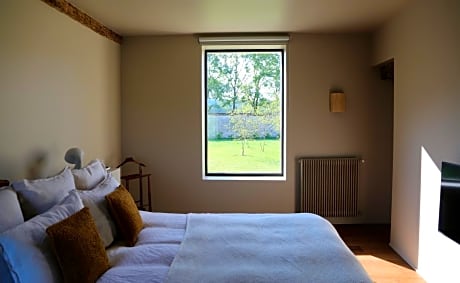 Suite with Garden View