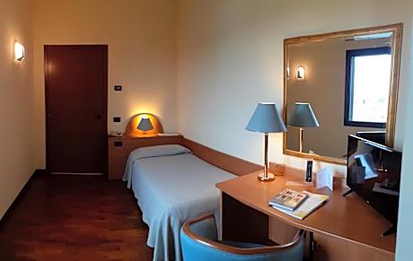 Single Room with French Bed