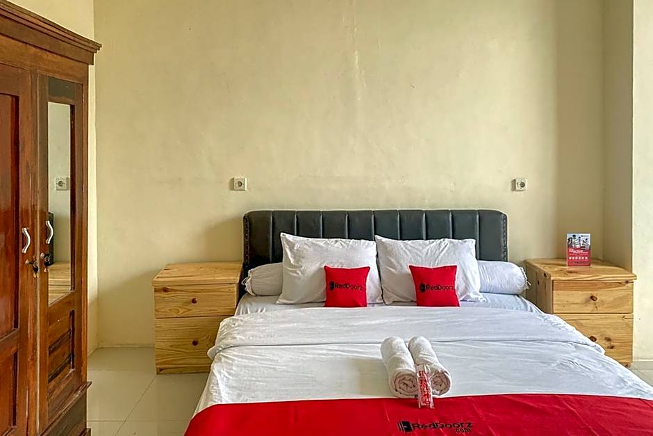 RedDoorz near Universitas Merdeka Malang 2