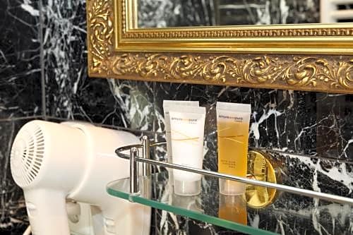 King Charles Boutique Residence