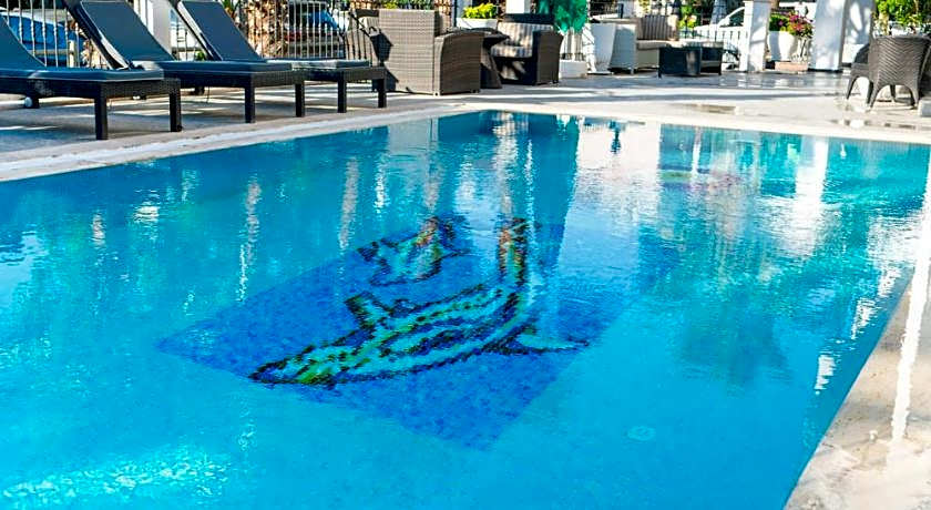 Aurasia Sea Side Hotel