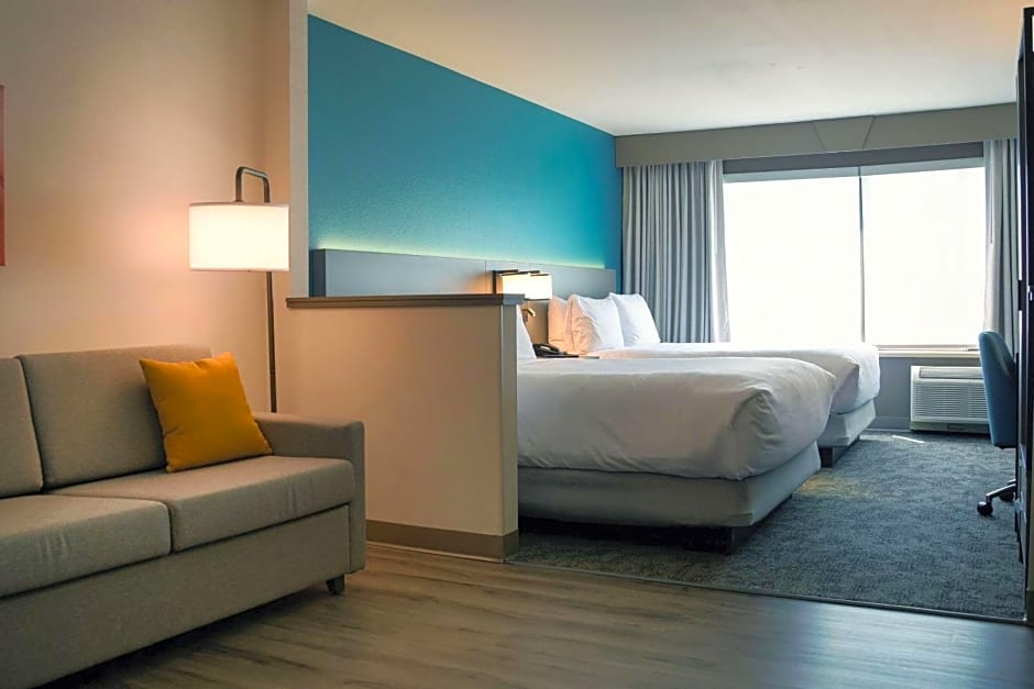 Comfort Inn & Suites NW Milwaukee