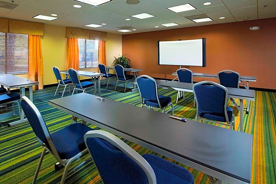 Fairfield Inn & Suites by Marriott Charleston Airport/Convention Center
