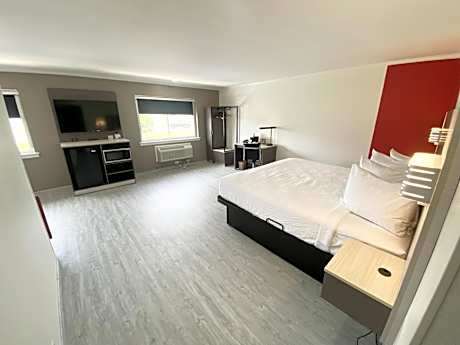 Primary Suite with One King Bed and Sofa Bed - Non-Smoking